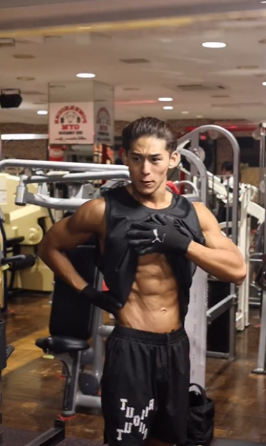 「どんどんチョコレート板になってきてますね」TBS齋藤慎太郎アナ、バッキバキに仕上がった筋肉のヘラクレスムービーにファン歓喜！