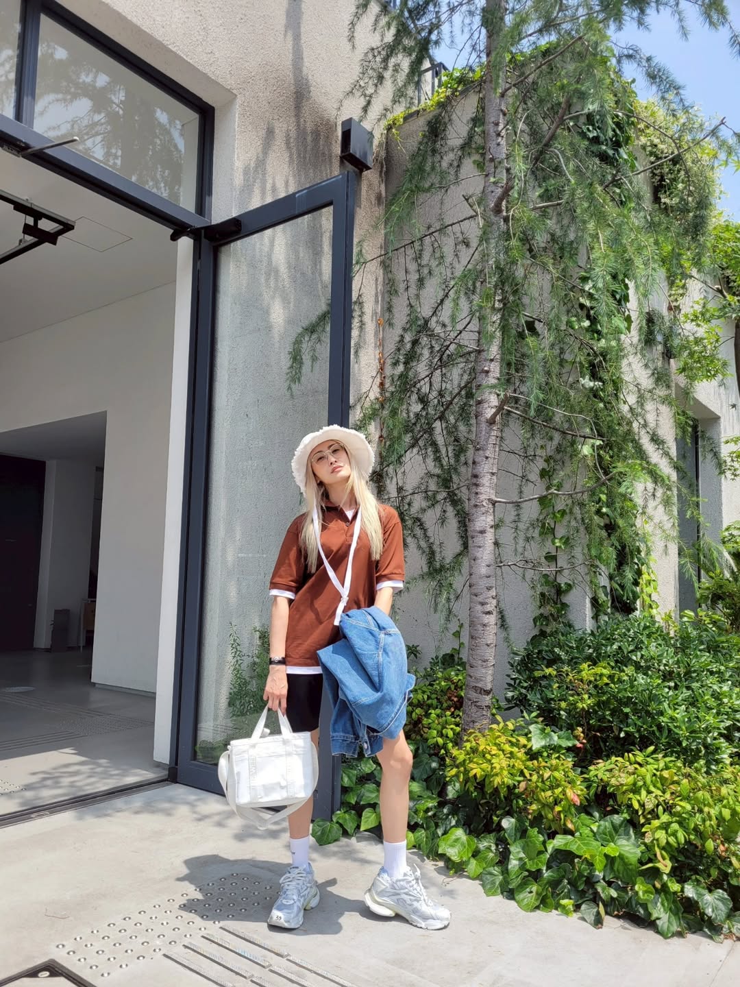 全身ハイブランドでもこんなにオシャレにまとめられるのか！山田優が圧巻の私服コーデを披露