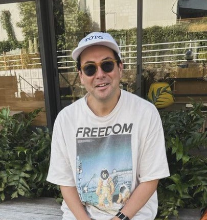 人気女優が夫でイケメン俳優の鈴木浩介とショッピング「なんかポーズしてと言ったら...」