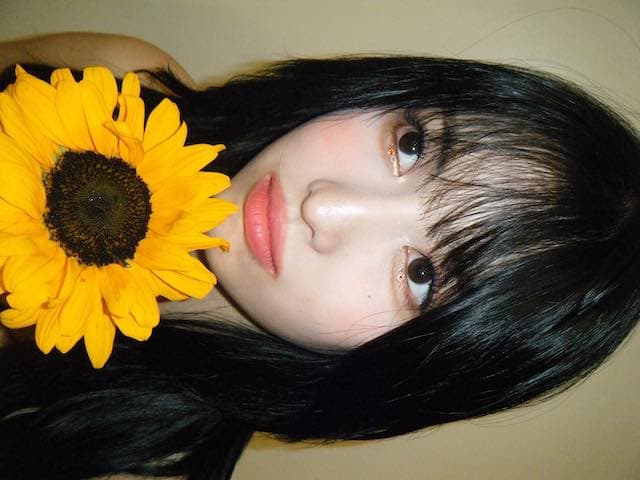 TWICEモモが最新ショットを公開💖🌻「ももりん天使の生まれ変わり？？」