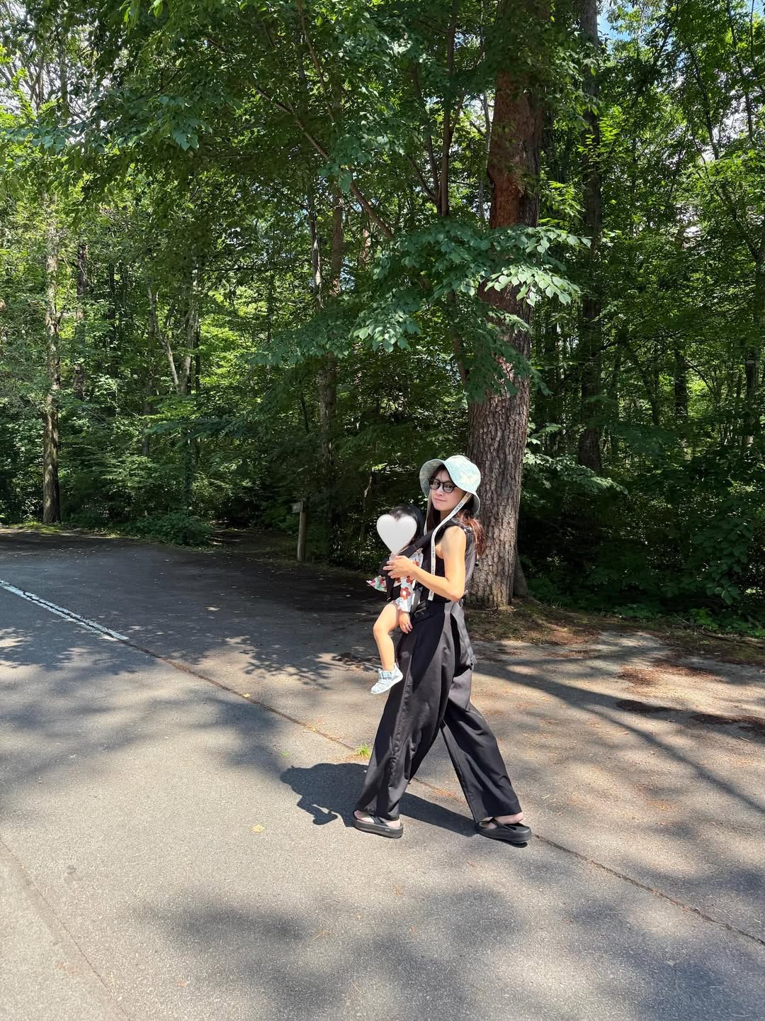 「マイナスイオンたっぷりと浴びました！！」タレント兼モデル・久松郁実、家族での軽井沢を満喫