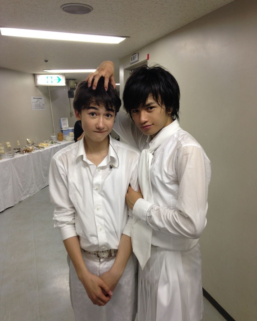 元大人気アイドルへのお祝い&懐かしショットに「エモすぎる、、」