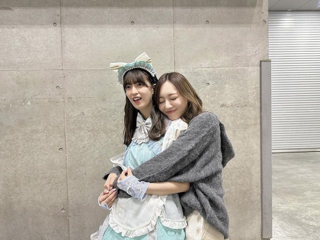 梅澤美波 後ろからハグする姿にいいね続々❤️😳激かわショットを公開📸
