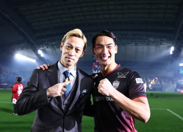本田圭佑が槙野智章の引退試合に登場「必ず良い監督になってください」