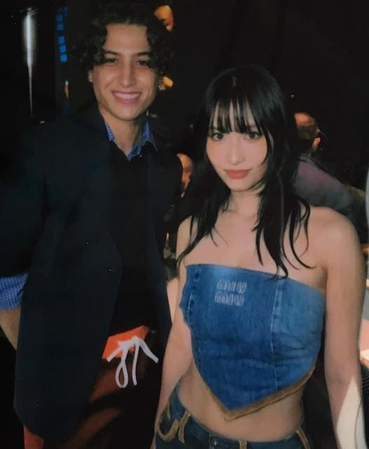 kemioが成功したオタクに！TWICE・モモとのツーショットを披露