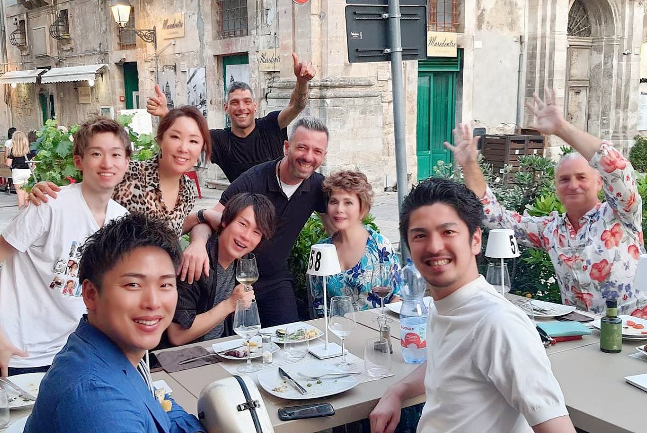 イタリア滞在中のデヴィ・スカルノが優雅なランチ🍽