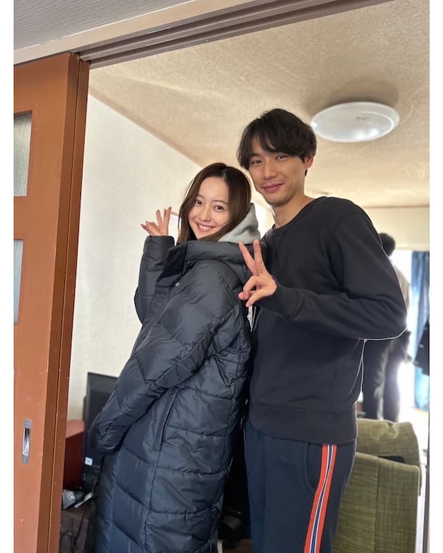 佐々木希が福士蒼汰とのツーショットを公開✨「美男美女で目が幸せです🥺💖💖」