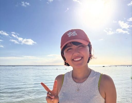 女子ゴルファー権藤可恋、ハワイのビーチでパシャリ！爽やかスマイルが可愛すぎると話題に