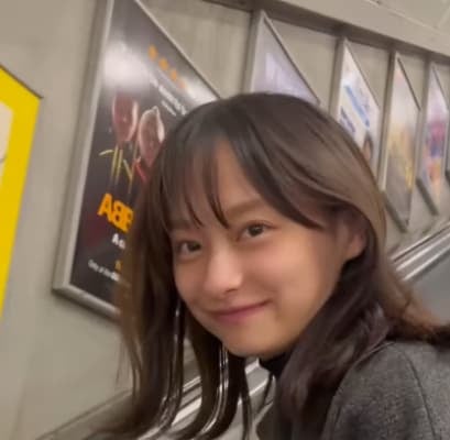 「可愛いすぎ」影山優佳のロンドン満喫動画での笑顔にコメント殺到⁉