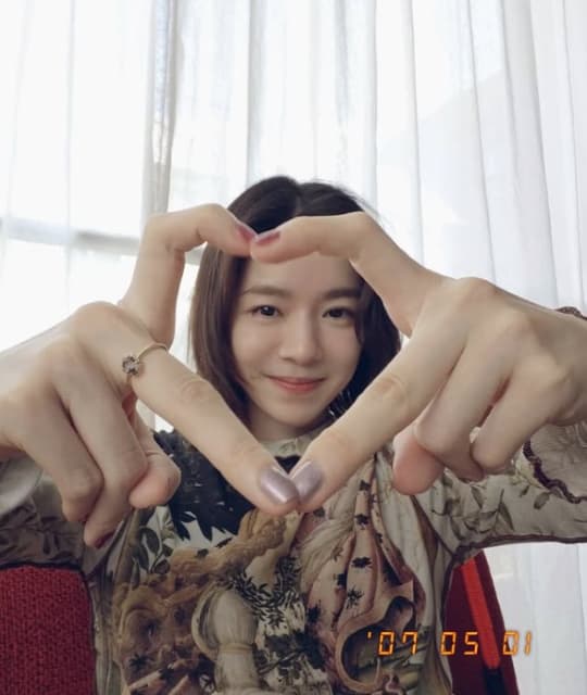 4月から活動休止の歌手・miletがmiles活動5周年を報告し久しぶりの投稿！