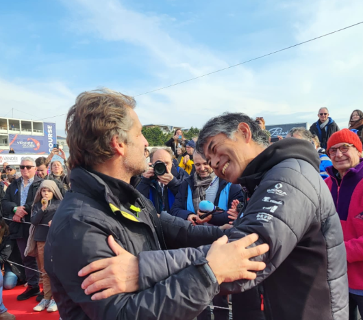 世界一周達成の白石康次郎、親友の帰還に歓喜