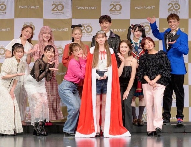 鈴木奈々がツインプラネット感謝祭のステージで熱唱！