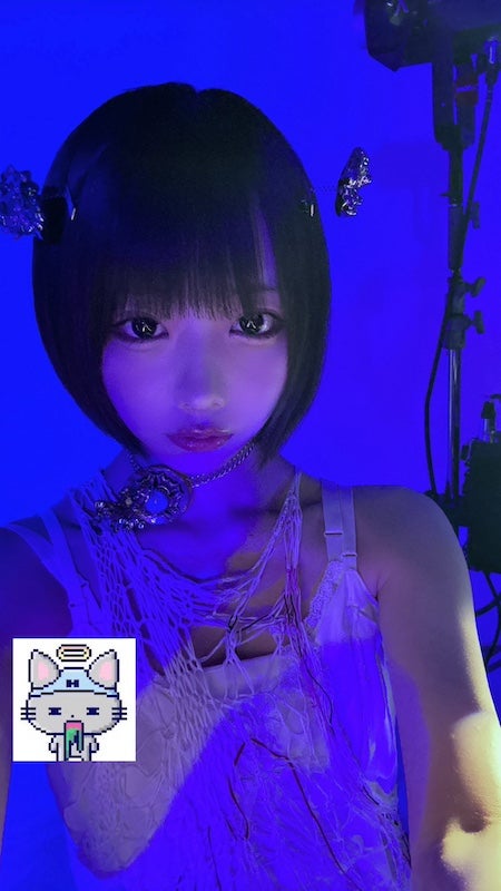 あのちゃんの大胆肩出し