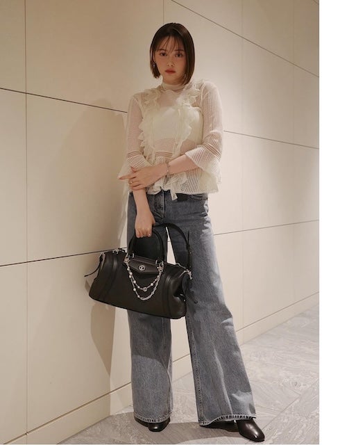 玉城ティナがルイヴィトンのバッグと共に全身写真を投稿！ファンからは「美！」との声
