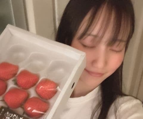 「めちゃめちゃ美味しすぎるいちごたべたよ~」NMB48・瓶野神音、いちごと