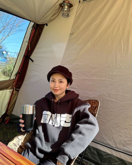 「とにかく苦労している次世代アイドル」小池美由の「前向き！！！」ショットでファンも元気に！