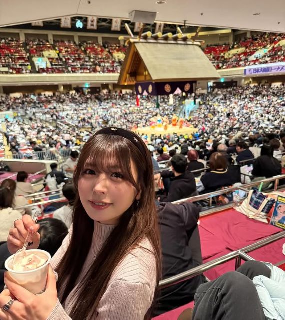 「楽しかった〜」水瀬琴音、家族で大相撲観に両国へ！土俵バックのスマイルが可愛すぎると話題に！