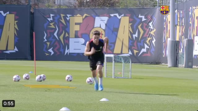 バルセロナが若手2人のリハビリ風景を公開