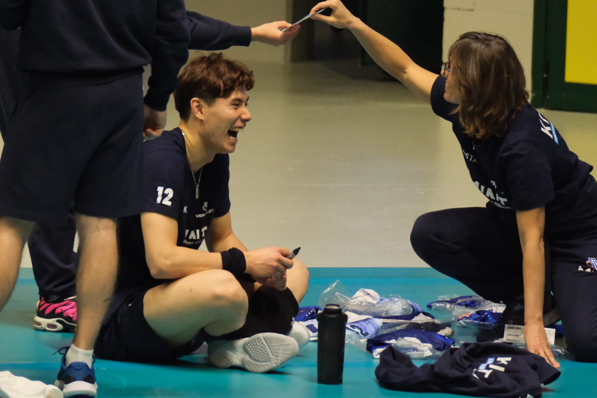 髙橋藍が可愛らしい笑顔ショットを公開📸✨「何にそんなに笑ってたの？？」