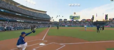 BTS・Vの始球式、山本由伸がキャッチャー務める！ 日韓スター共演にファン歓喜