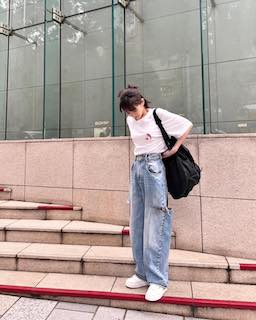 「顔ちっさ」前田敦子が公開した”スタイル抜群”私服ショットに衝撃の声