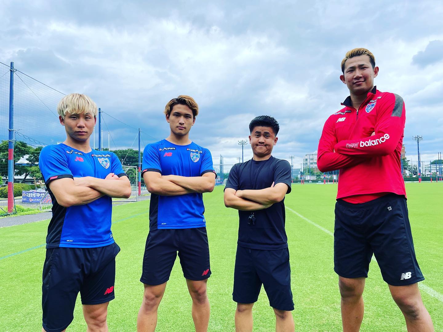 松木玖生らFC東京選手たちが元気に「なんすかー！！？？」人気TikTokerウンパルンパさんとのコラボに大反響