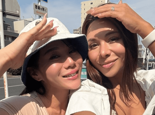 「お二人とも本当に可愛いです」ビキニプロの美女、サプライズのバースデー祝いに感激！ファン、ダブル美女に見惚れる