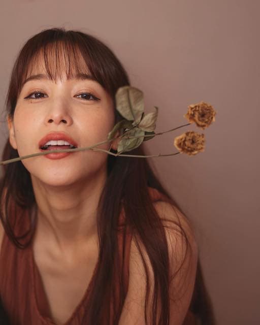 「Happy Valentine's Day♥️🍫」鷲見玲奈のバレンタインショットが話題に🍫💖