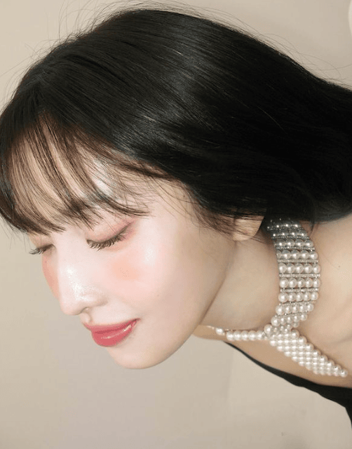 TWICE・モモ スタイル抜群肩出しショット披露でファン悶絶