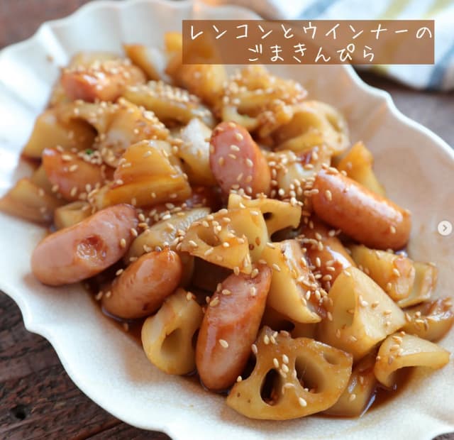 美味くないわけがない！料理家 ぐっち夫婦の「レンコンとウインナーのごまきんぴら」