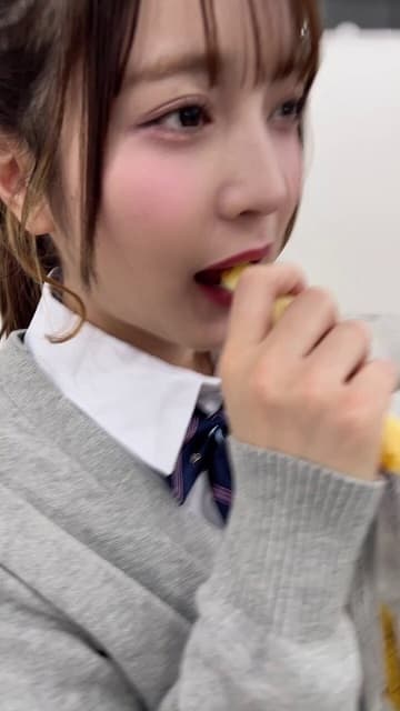 「〇〇おばけ」黒嵜菜々子が”もぐもぐ”ユニークムービーを投稿！可愛すぎるとファン絶賛