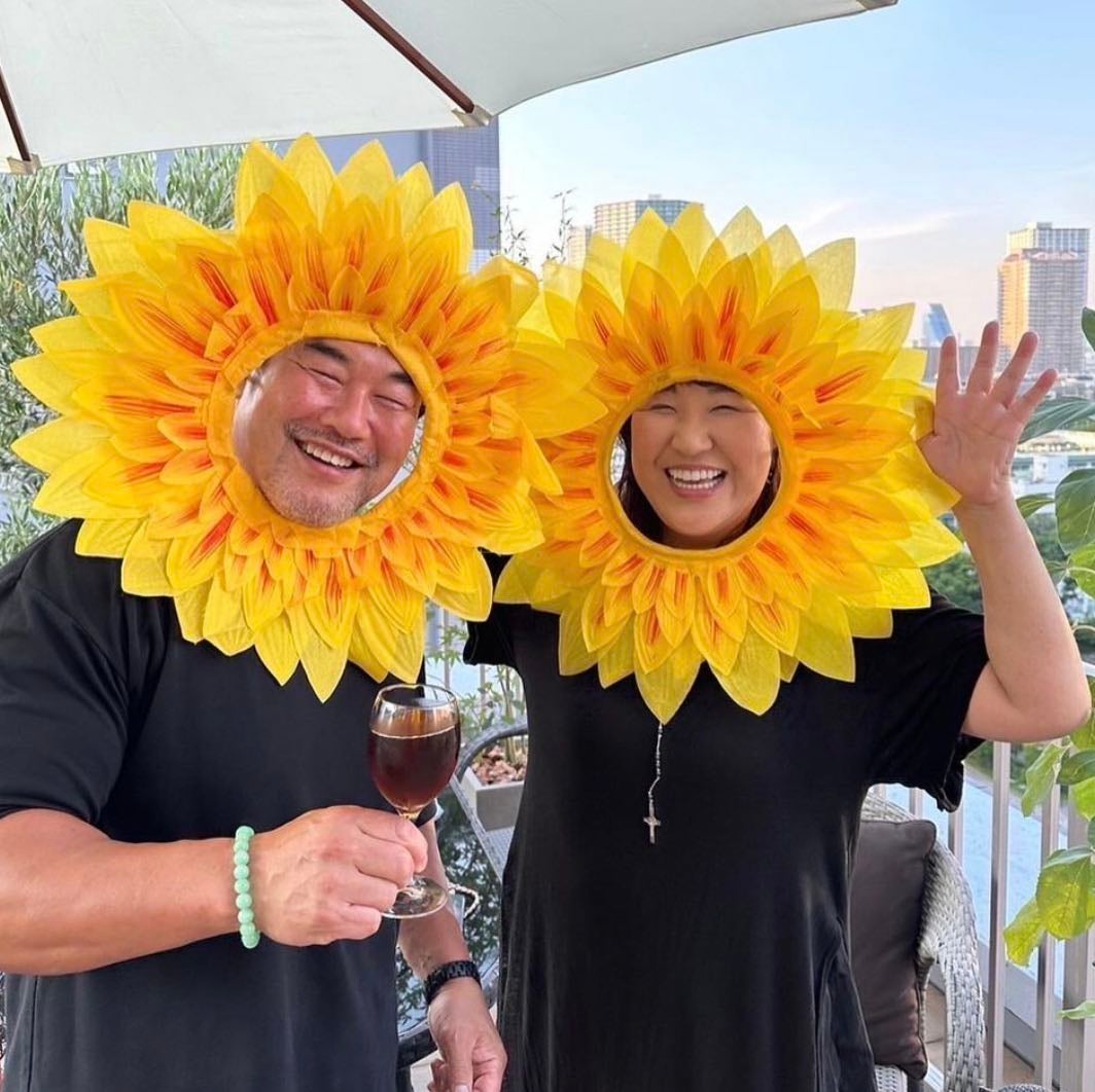 ひまわりみたいな夫婦のツーショット大公開