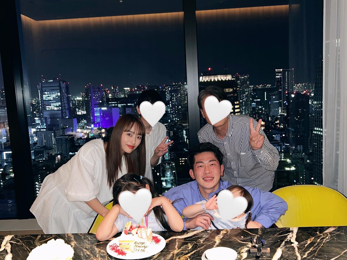 近藤千尋さんが長女の誕生日に家族写真公開🌟菊地亜美さんら著名人からも祝福殺到😍