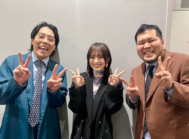 山本彩、最高峰のお笑い賞レースで2連覇した“あのチャンピオン”とのオフショットが話題！