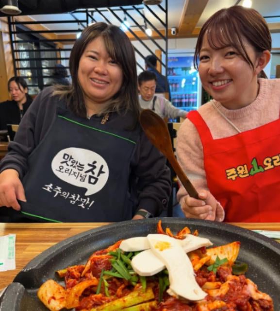 車いすテニス・田中愛美、韓国・大邱でグルメ旅！「辛くてもクセになる鴨料理、最高でした！」