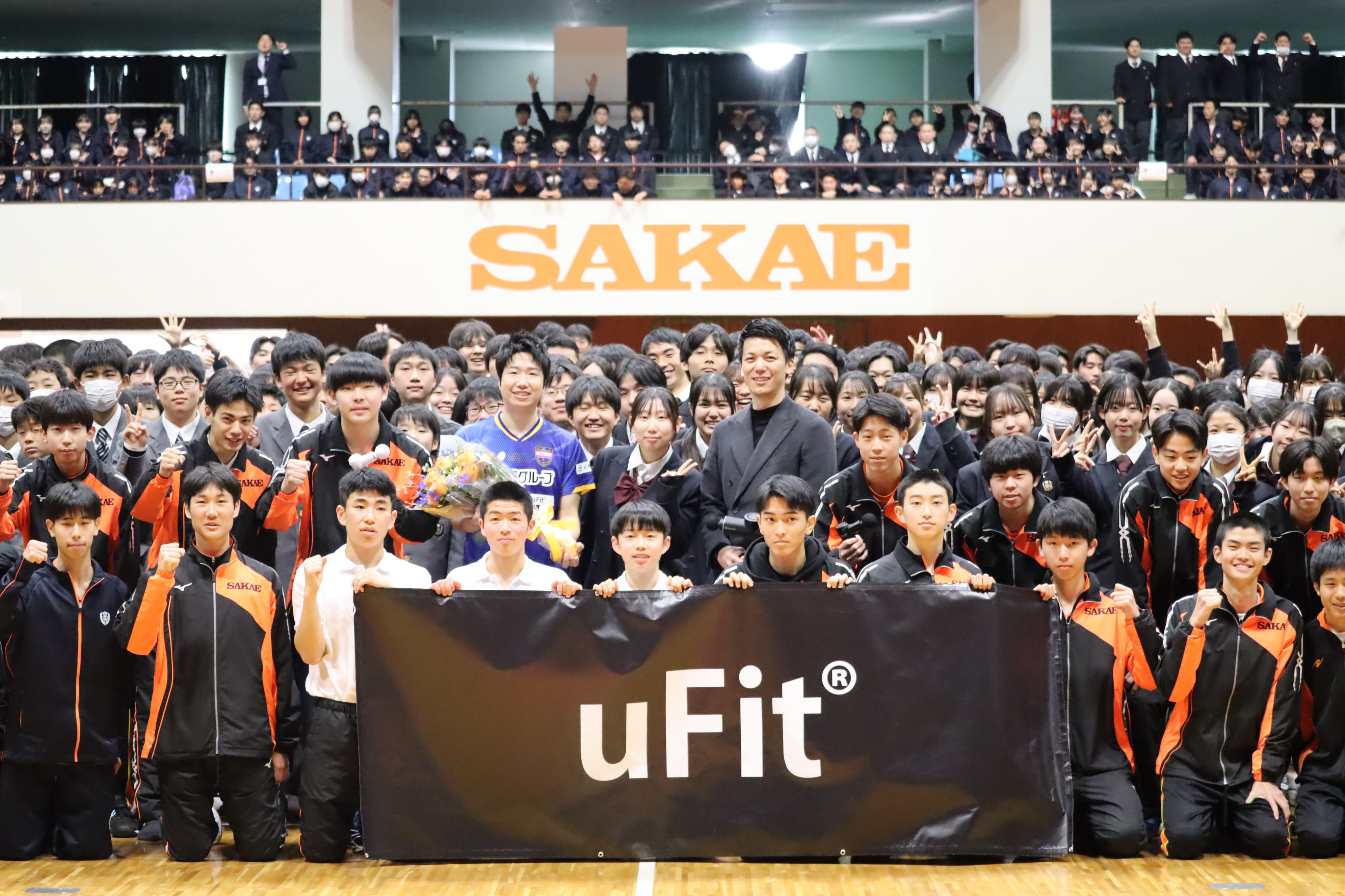 水谷隼が埼玉栄中学・高等学校でトークショーを開催 約2000人の生徒の前で卓球の真剣勝負を繰り広げる！