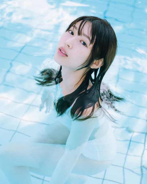 写真集重版の白石聖「激カワオフショ」にファン歓喜！