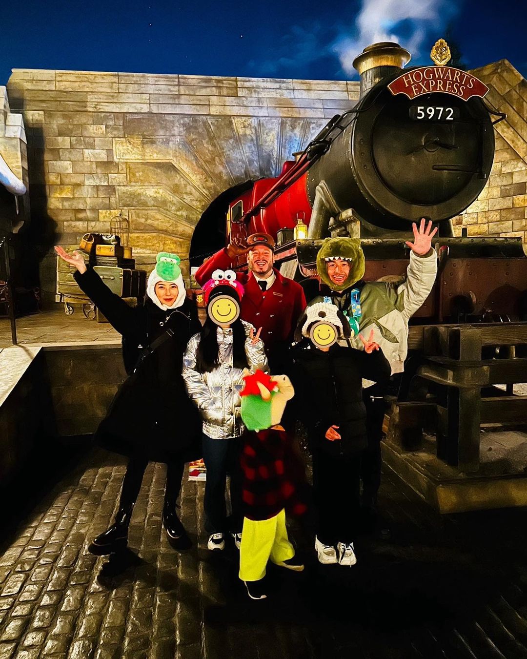 魔裟斗 家族とUSJへ✨「楽しいよねー🙌」