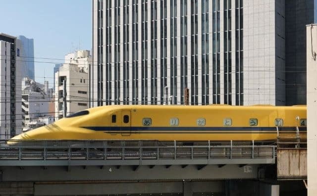 鉄オタマネージャー・南田裕介、ドクターイエローの窓に『ありがとうT4』を発見　粋な計らいに感謝つづる