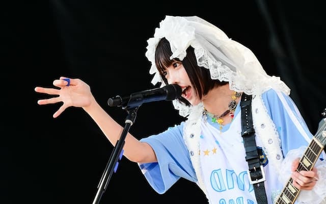 あのちゃんがJAPAN JAMでのライブステージ姿をシェアしファン大興奮