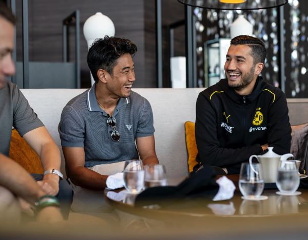 香川真司、再会の旧友からメッセージ「アリガトウゴザイマス、マイフレンド」