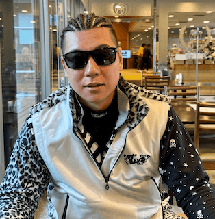 炭谷銀仁朗がインスタ開設！記念すべき初投稿はド派手髪型！？