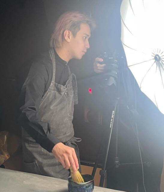 BDラウンドガール"花咲れあ"との舌戦が話題の"こめお"が本業の様子をファンに披露📸