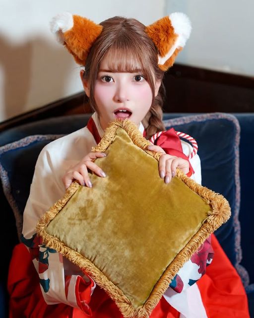 #ババババンビ 小鳥遊るい、『キツネ耳×巫女』コスの