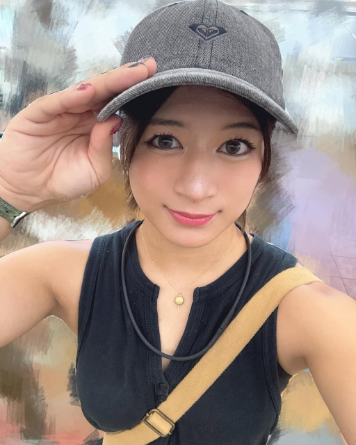 "スーパールーキー"プロレスラー美女子、"肩＆ワキ全開"な激カワ自撮りショットでファン魅了！