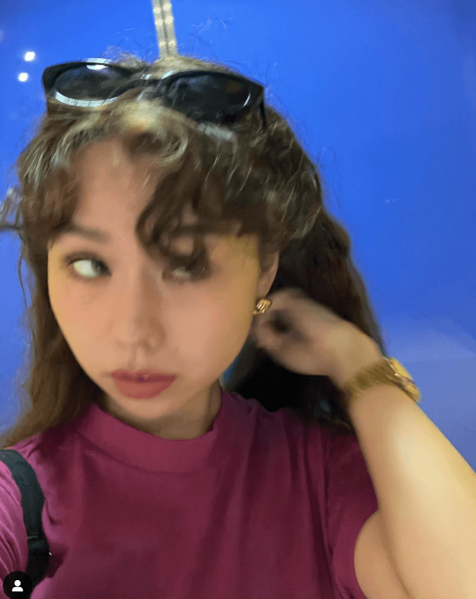 ぺこ、半目ショットをInstagramに投稿！ファンからは「半目でも可愛い」の声