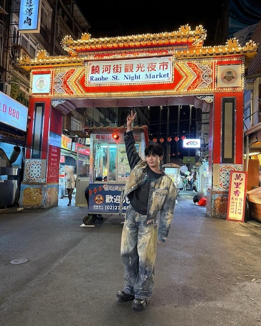 長尾謙杜が台湾でのオフショット披露！メンバーと仲良すぎる姿が話題に