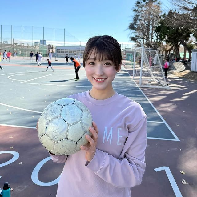白木愛奈アナ、母校筑波大付属女子蹴球部の初蹴りに参加！2025年初得点も！