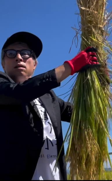 秋の風物詩を歌った『秋になったら稲刈るぞ』、田村淳とAIのコラボ曲