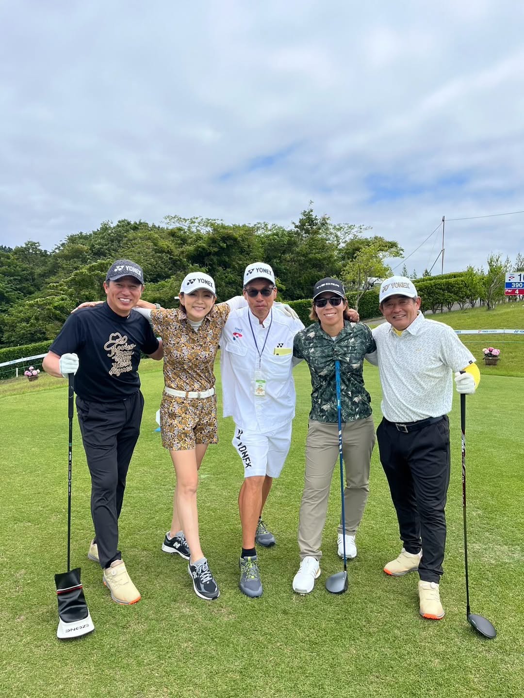 ものまねタレント・みかん　ヨネックスレディスのプロアマ大会でチーム一丸の4位入賞